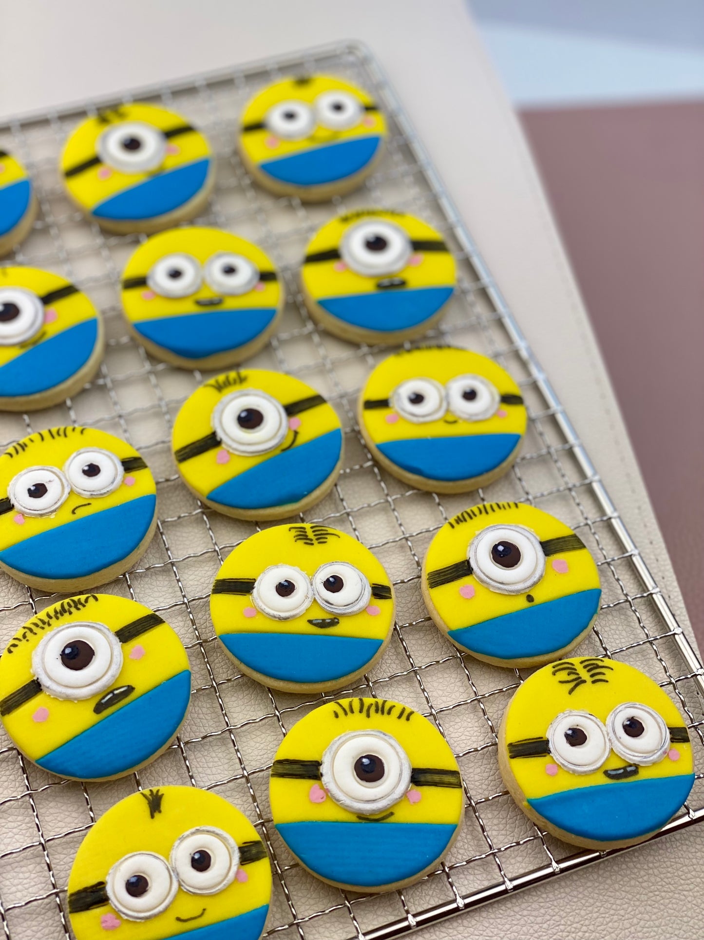 Minions (Despicable Me) Cookies